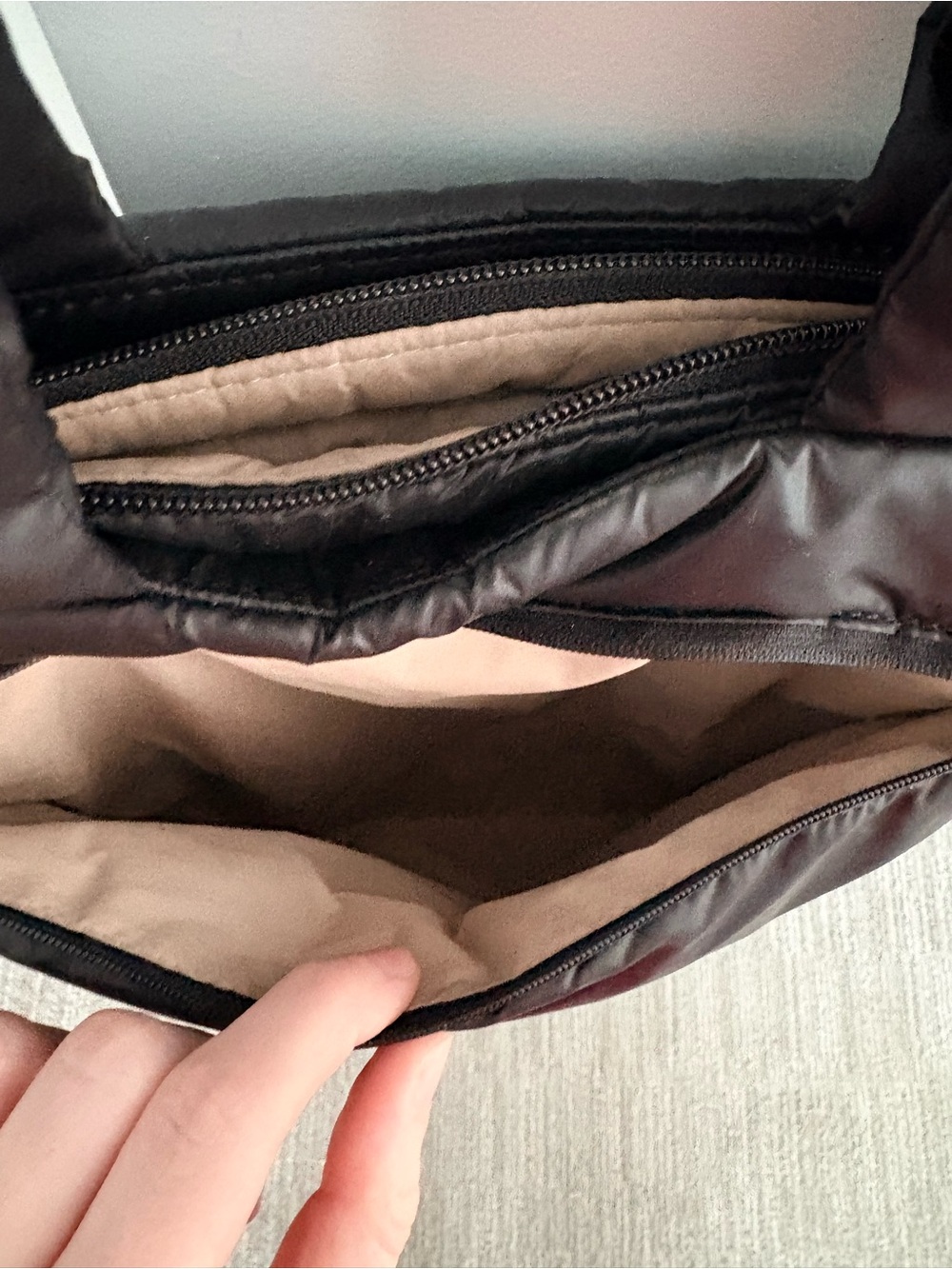 Caraa black nylon tote - Picture 3 of 6